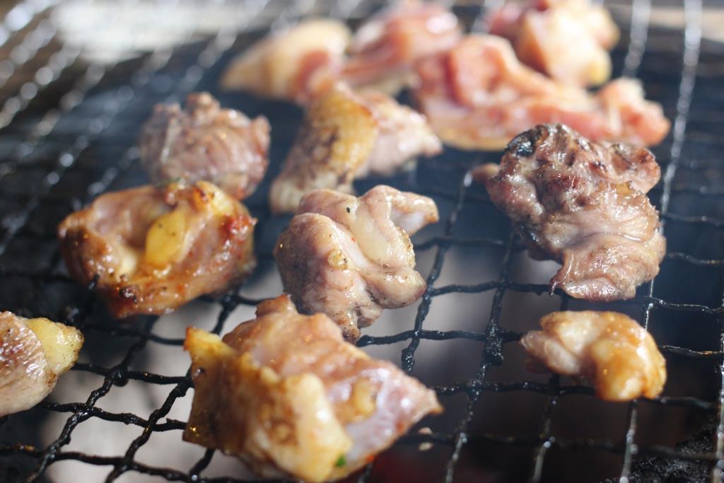 地鶏の炭火焼